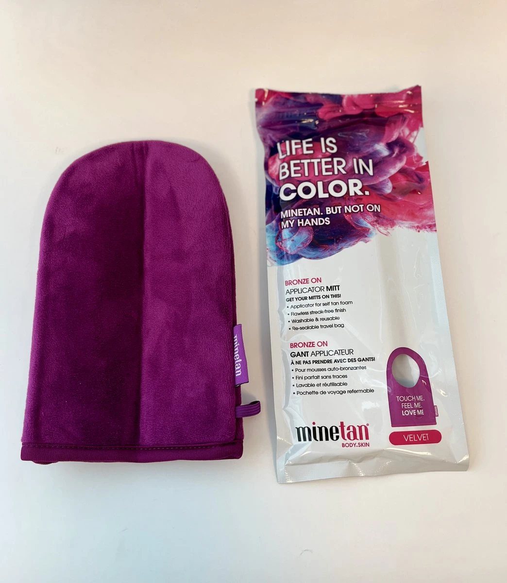 MineTan Bronze On Applicator Mitt - Better In Color 1 MineTan Bronze On Applicator Mitt - Better In Color