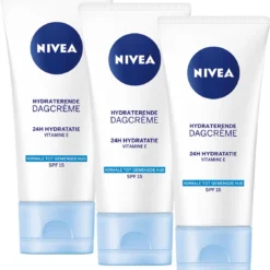 NIVEA Essentials Hydraterende Dagcrème - SPF 15 - 3 X 50ml