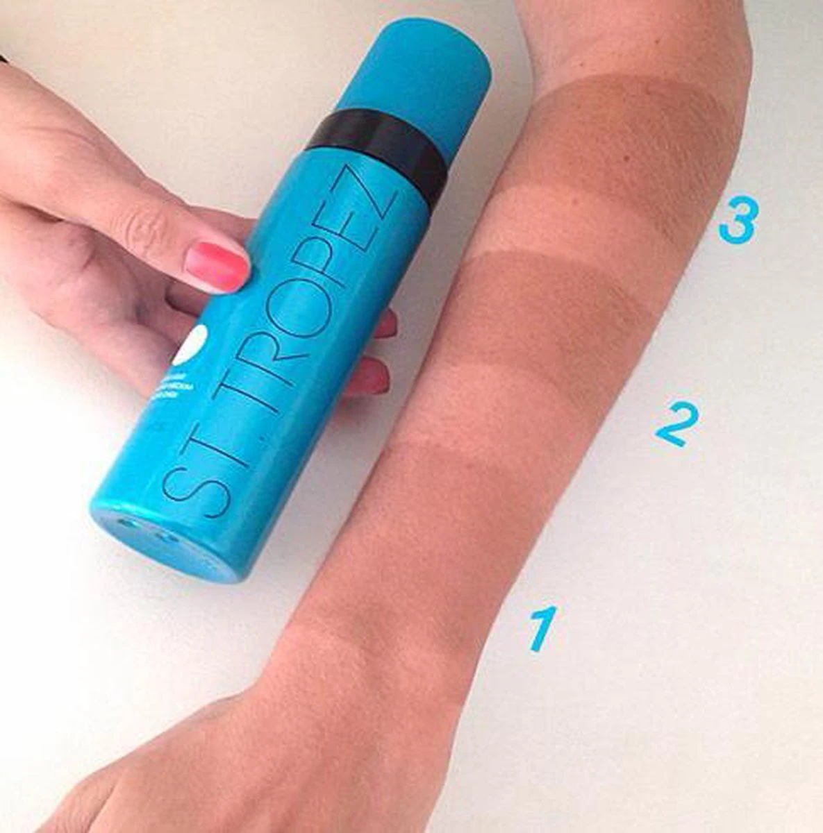 St. Tropez St Tropez Self Tan Express Mousse - 200 Ml - Zelfbruiner 2 St. Tropez St Tropez Self Tan Express Mousse - 200 Ml - Zelfbruiner - Afbeelding 2