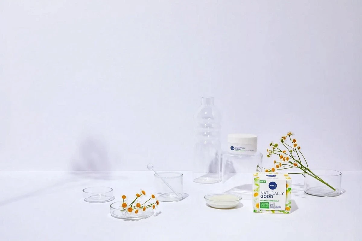 Nivea Naturally Good Dagcrème Gevoelige Huid - 50 Ml - Met Bio Kamille 11 Nivea Naturally Good Dagcrème Gevoelige Huid - 50 Ml - Met Bio Kamille - Afbeelding 11