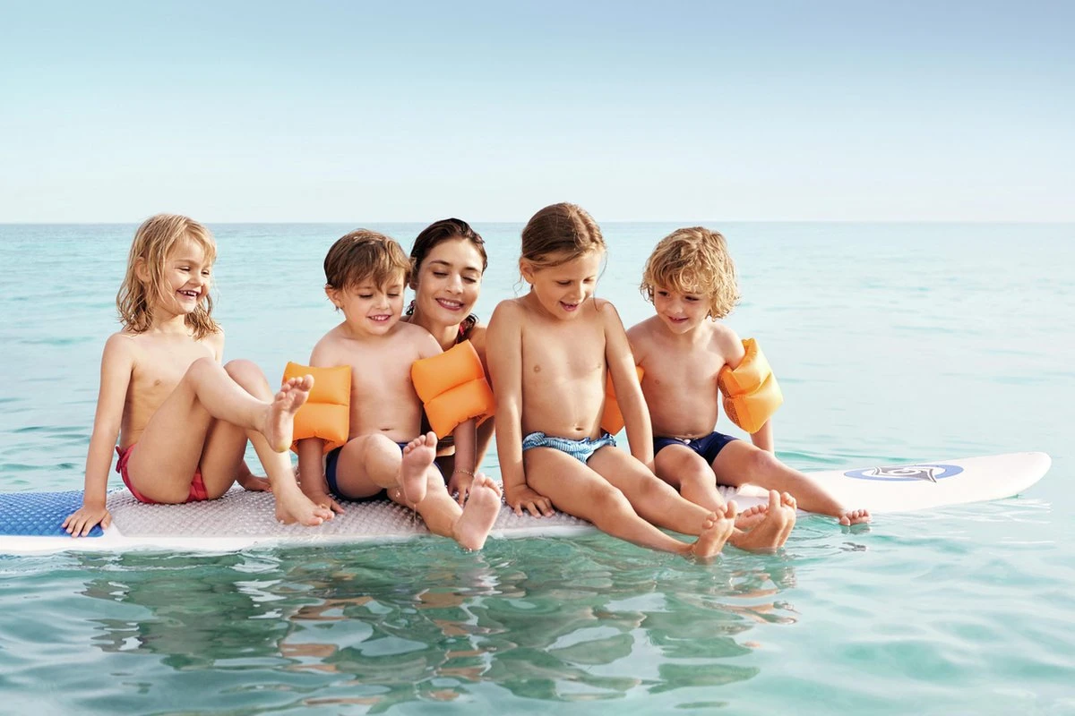 Garnier Ambre Solaire Kids Zonnebrandspray SPF 50+ - Zonnebrand Voor De Kinderhuid - 200 Ml 5 Garnier Ambre Solaire Kids Zonnebrandspray SPF 50+ - Zonnebrand Voor De Kinderhuid - 200 Ml - Afbeelding 5