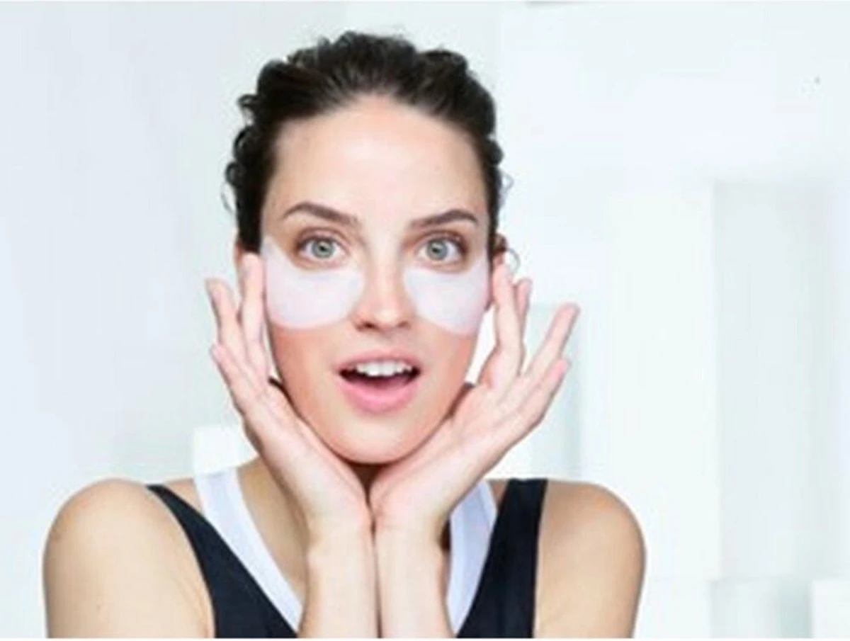 Garnier SkinActive Tissue Oogmasker - 5 Stuks - Sinaasappelsap En Hyaluronzuur - Voordeelverpakking 2 Garnier SkinActive Tissue Oogmasker - 5 Stuks - Sinaasappelsap En Hyaluronzuur - Voordeelverpakking - Afbeelding 2