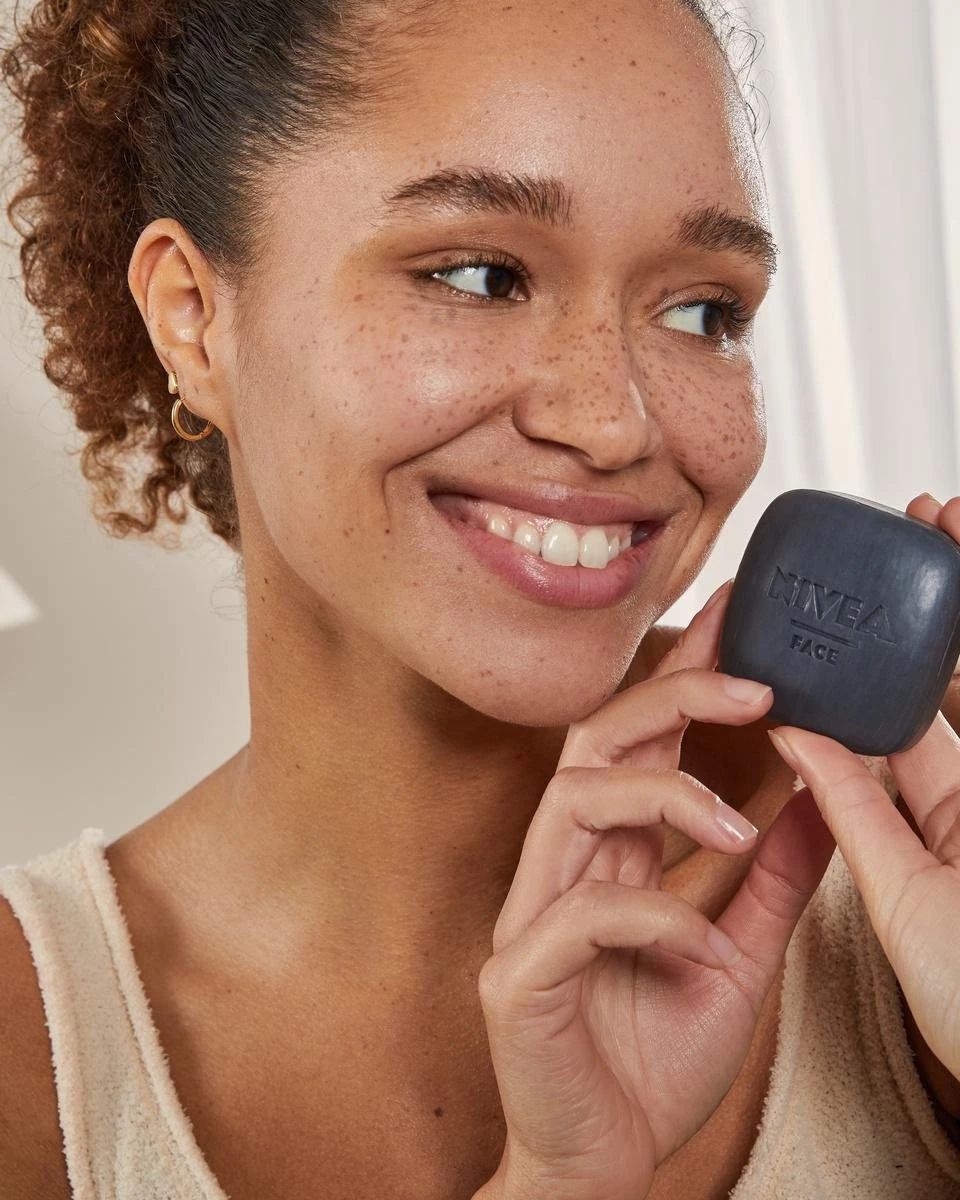 NIVEA Naturally Clean Face Bar Zuiverende Scrub 75 Gr 4 NIVEA Naturally Clean Face Bar Zuiverende Scrub 75 Gr - Afbeelding 4